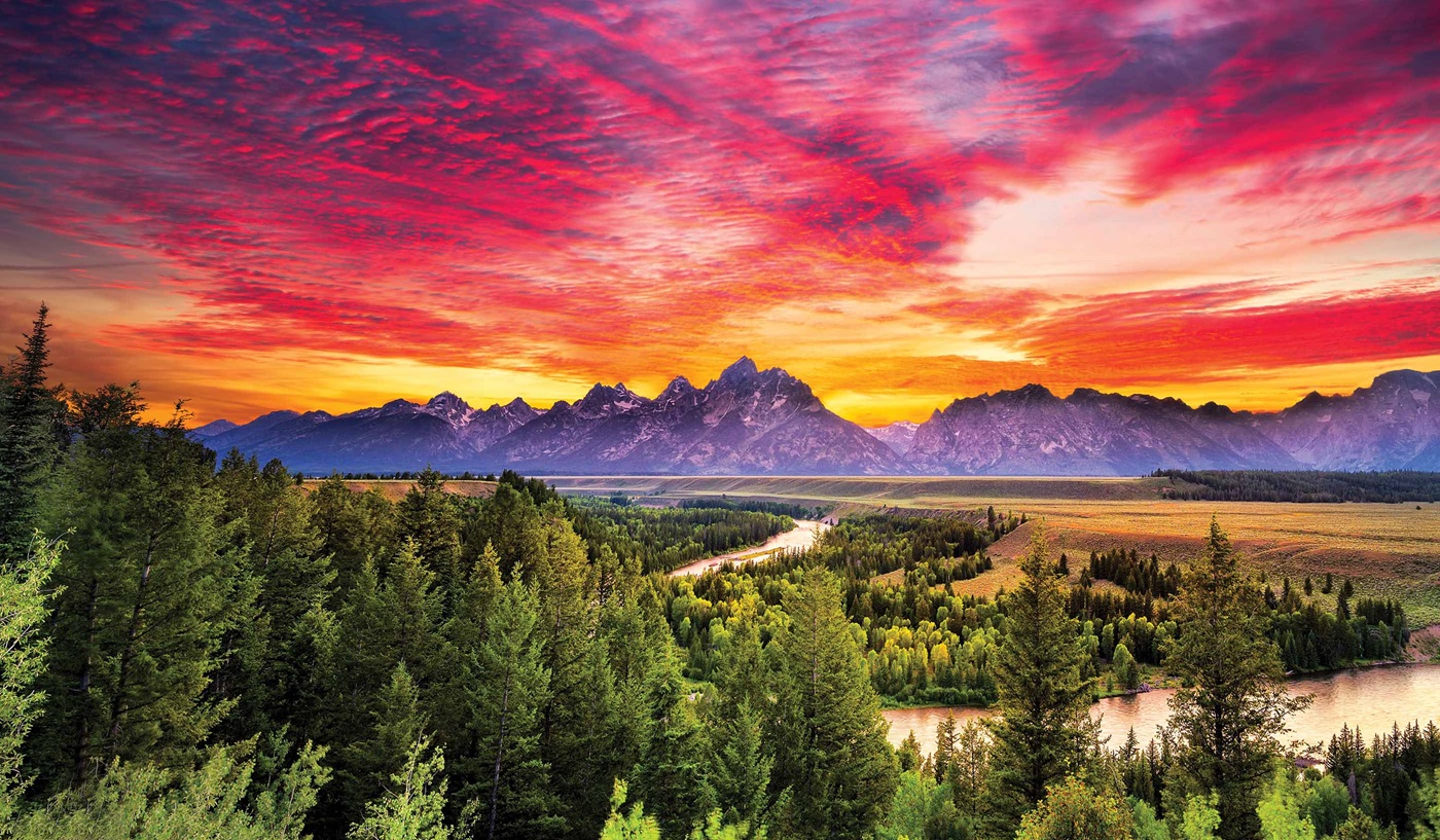 Sunset over the Teton Mountains and Snake River at Grand Teton National Park in Wyoming