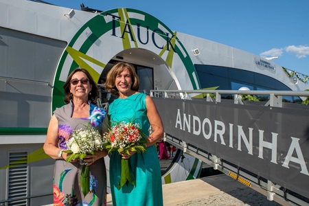Tauck Andorinha Christening, Godmothers